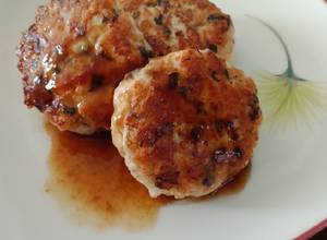 Hình của món Chicken hambagu.