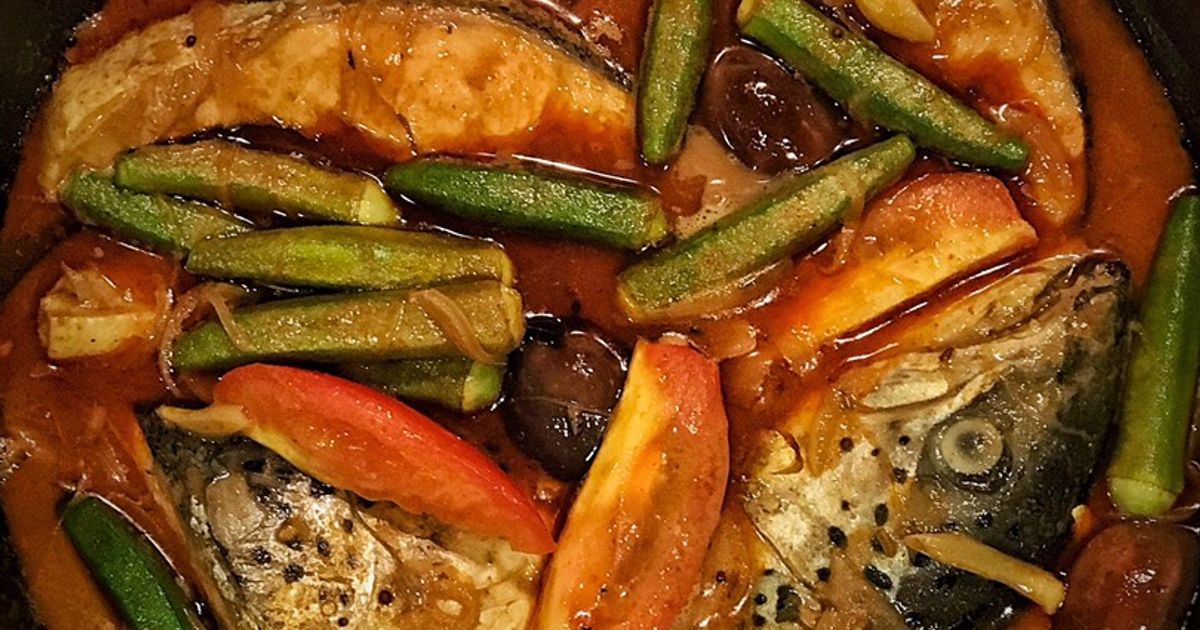 Salmon Fish Head Curry Recipe by Nanie Nordin - Cookpad