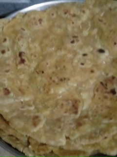 થેપલા (Thepla Recipe In Gujarati) રેસીપી મુખ્ય ફોટો