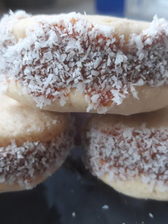 Una foto de Alfajorcitos de maicena 😋