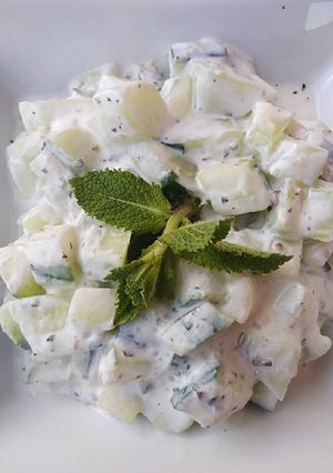 Une photo de Salade de concombre fromage blanc et menthe