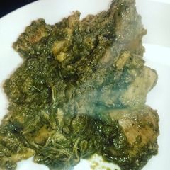 A picture of Hariyali chicken.