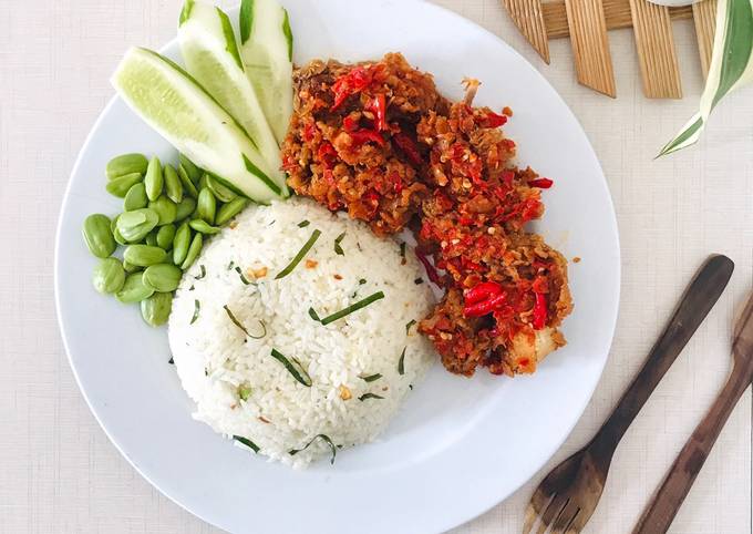 Nasi Daun Jeruk [ft. KFC geprek]