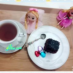 A picture of Chocolate Brownies with Cinnamon Honey Green TeaWeight Loss Tea.