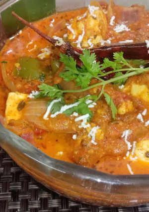 कड़ाई पनीर(kadai paneer recipe in hindi) रेसिपी मुख्य फोटो