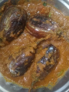 எண்ணெய் கத்திரிக்காய் குழம்பு (Ennei kathirikkai kulambu recipe in tamil) செய்முறை முக்கிய புகைப்படம்