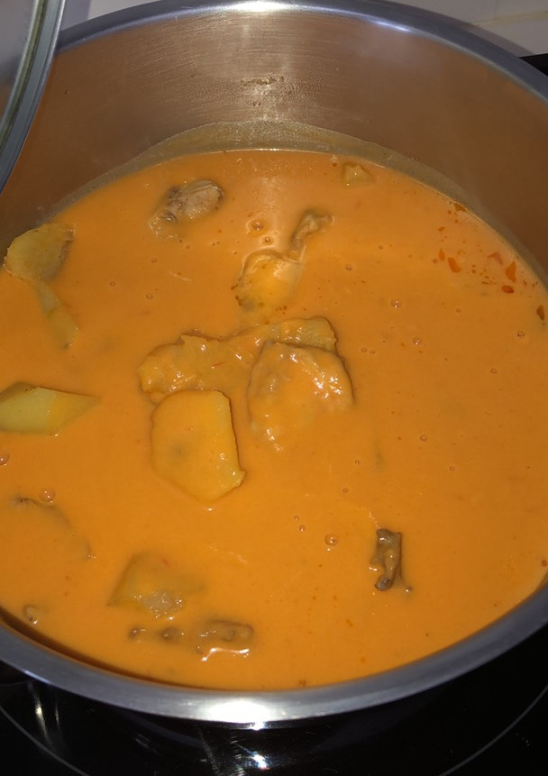 Una foto de Conejo con verduras y 🥔 patatas