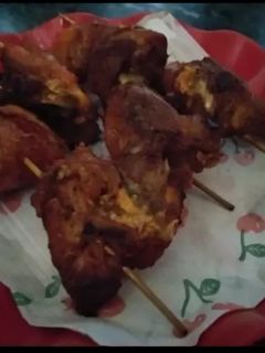 A picture of Restaurant style fried chicken tikka.