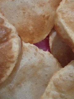 पूरी (Poori recipe in hindi) रेसिपी मुख्य फोटो