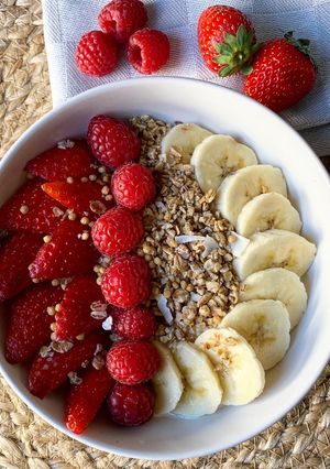 Une photo de Muesli bowl fruits rouges