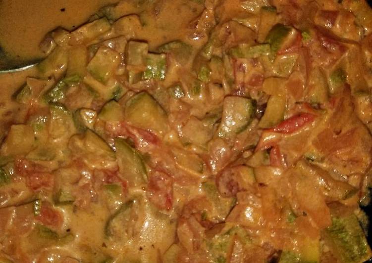 Karla's Calabacitas con crema a mi estilo..