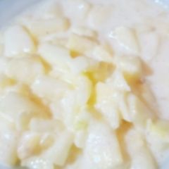 A picture of Simple 2 fruit cream chaat.