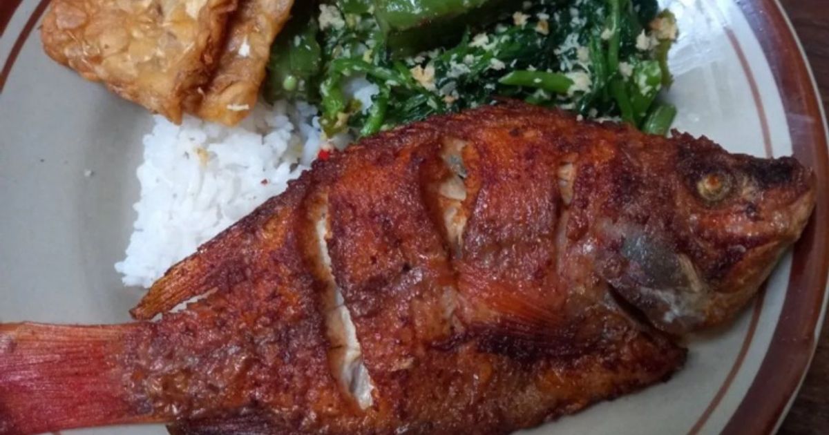 Nasi Sayur Urapan dan Nila goreng
