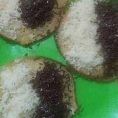 รูปของ Martabak manis di hari kamis di buat dengan senyum manis 😊