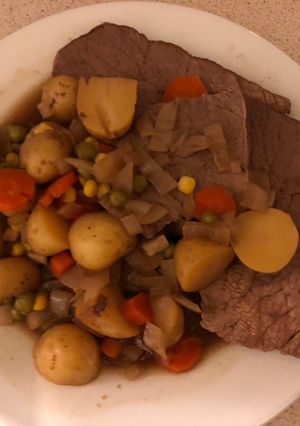A picture of Slow cooker Sunday meal.