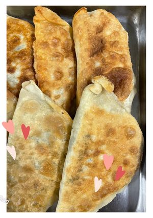 清爽韭菜盒子 的食譜成品照片