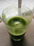 Suco verde de morango e pêra