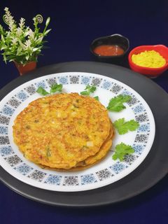 ભાતના થેપલા / ધારવડા (Bhat Thepla / Gharavda Recipe In Gujarati) રેસીપી મુખ્ય ફોટો