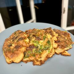 A picture of Ejjeh - Lebanese style omelette.