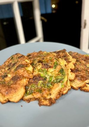 A picture of Ejjeh - Lebanese style omelette.