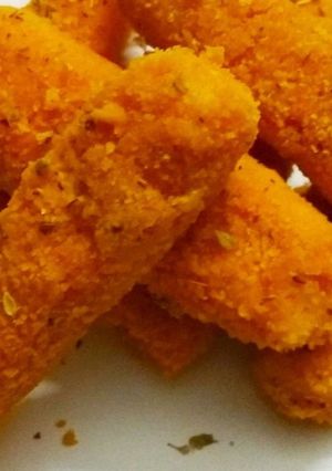 A picture of Mozzarella Nacho Sticks.