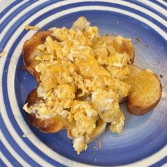 A picture of Fluffy Scrambled Eggs on Toast 🍳✨.