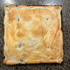 A picture of Easy Vegan Mushroom and Beer Pie.