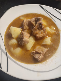 Una foto de Costilla con patatas en Mambo