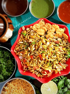 भेल पूरी (bhel puri recipe in Hindi) रेसिपी मुख्य फोटो