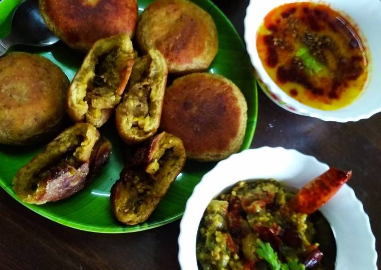Easiest Way to Prepare Award-winning Leftover Bharit stuffed Bati