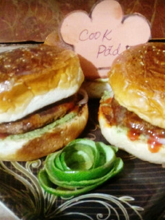 A picture of Bruns road ke bun kabab(Patty burger).