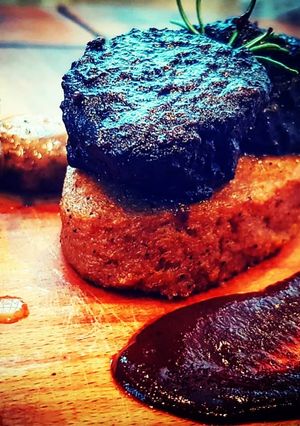 Foto di Brasato al barolo su polenta al caffè