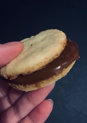 Una foto de Alfajores con masa Sablé