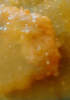 Una foto de Tortitas de pollo en salsa verde