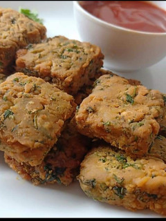 कोथिम्बीर वडी (Kothimbir vadi recipe in Hindi) रेसिपी मुख्य फोटो