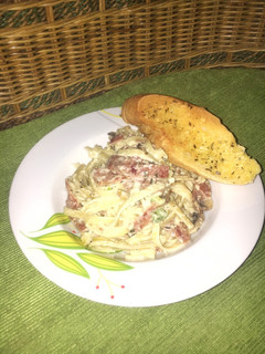 Foto resep Fettuccine Carbonara + Garlic Bread