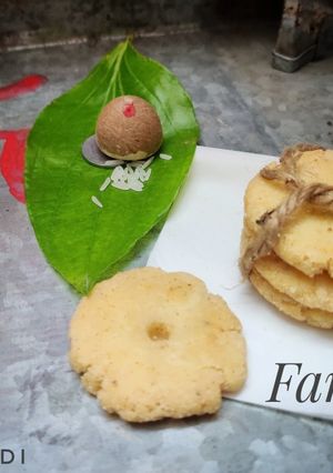 ફરસી પૂરી (Farsi Poori Recipe In Gujarati) રેસીપી મુખ્ય ફોટો