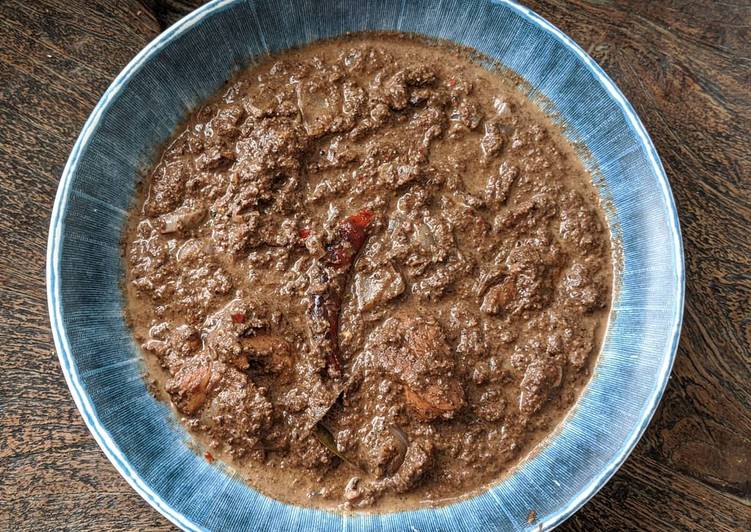 How to Make HOT Khasi Smokey Black Sesame Chicken Curry