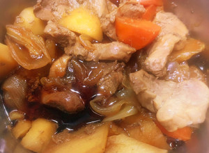 馬鈴薯燉肉㊙️紅糖～電鍋版 的食譜成品照片
