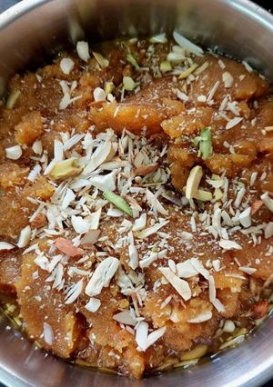 A picture of Mung dal halwa.