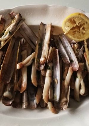 Una foto de Navajas frescas a la plancha