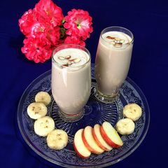A picture of Apple Banana Smoothie.