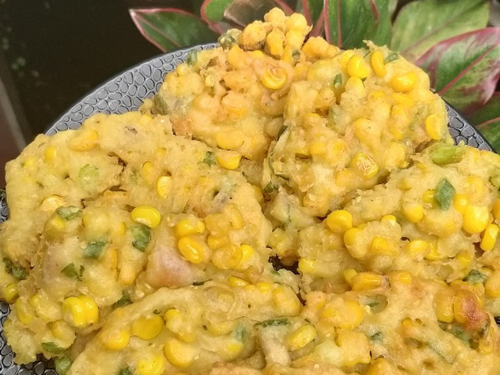 Langkah Mudah untuk Menyiapkan Bakwan jagung ala Manado, Lezat