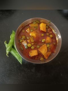 વટાણા બટાકા નુ શાક (Vatana Bataka Shak Recipe In Gujarati) રેસીપી મુખ્ય ફોટો