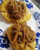 Patacones con carne Desmechada