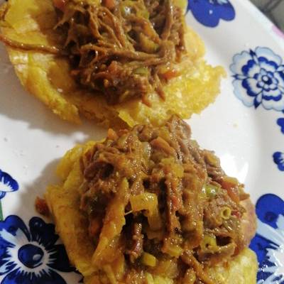 Patacones con carne Desmechada Receta de Mery Jaramillo- Cookpad