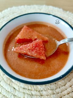 Una foto de Gazpacho de tomate cherry con sandía
