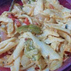 A picture of Creamy pasta.