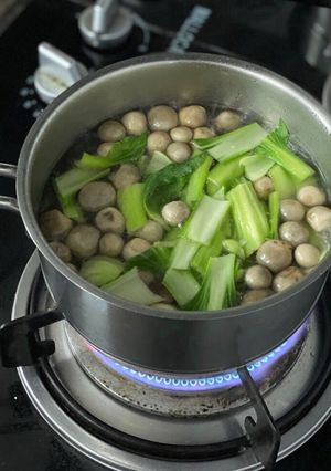 Hình của món Canh Cải Thìa Nấu Nấm Rơm.
