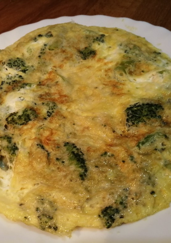 Una foto de Tortilla de brócoli y queso tipo Philadelphia